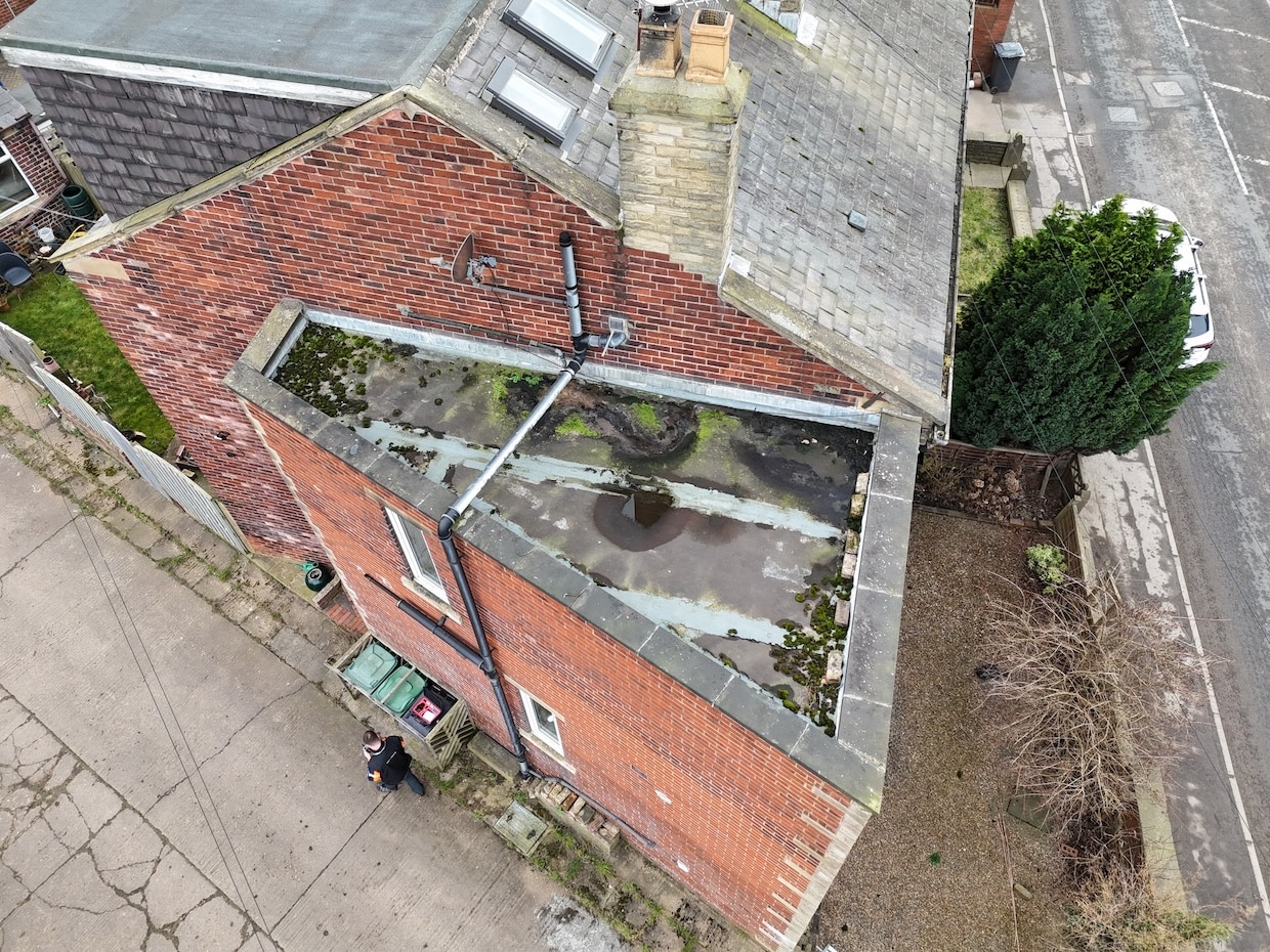 Condensation vs Roof Leaks: How Pontefract Homeowners Can Tell in Winter